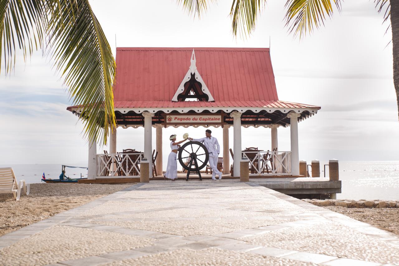 Moulin Sur Mer Beach Resort Montrouis Exterior foto